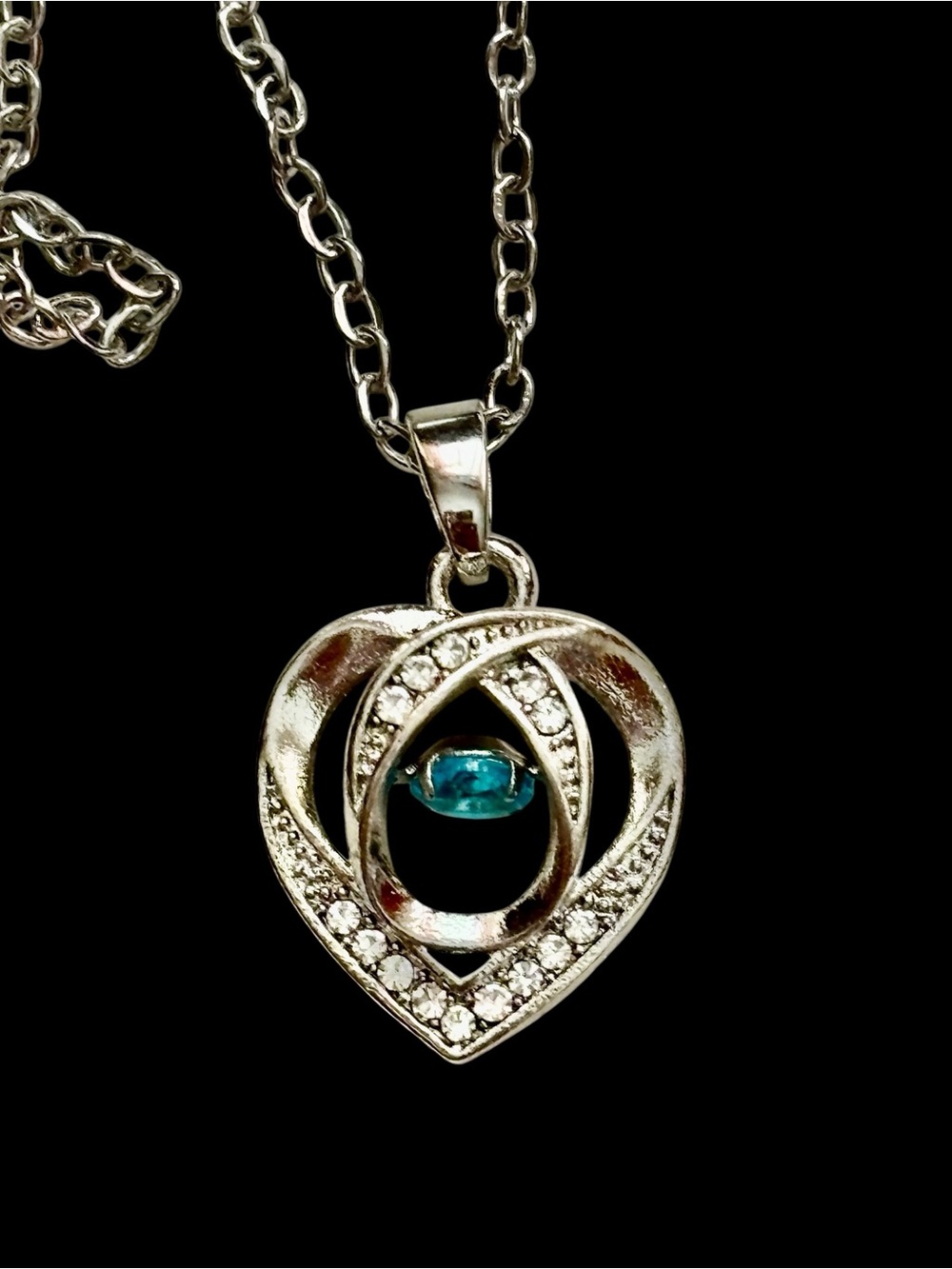 Silver plated Heart Pendant Necklace with Blue Gemstone